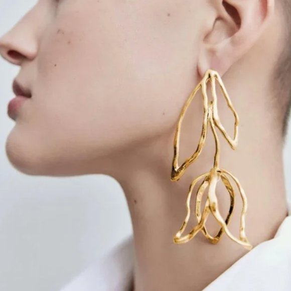 NEW!✨ Gold Geometric Tulip ✨